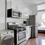 Sunlit Les 1Br W Wd Nr Bd Train Nyc-865