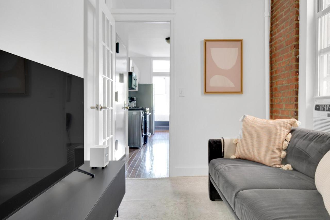 Sunlit Les 1br W Wd Nr Bd Train Nyc-865 Apartment New York